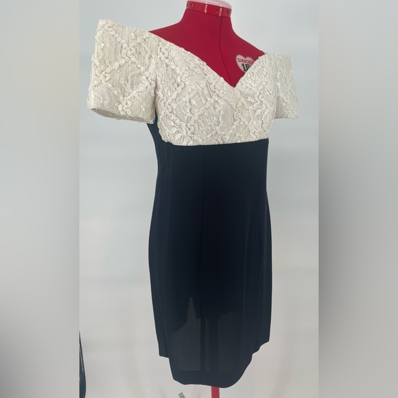 Vintage 1980s Lacey Sequined Off The Shoulder Cocktail Dress / Party Dresses - Picture 4 of 13